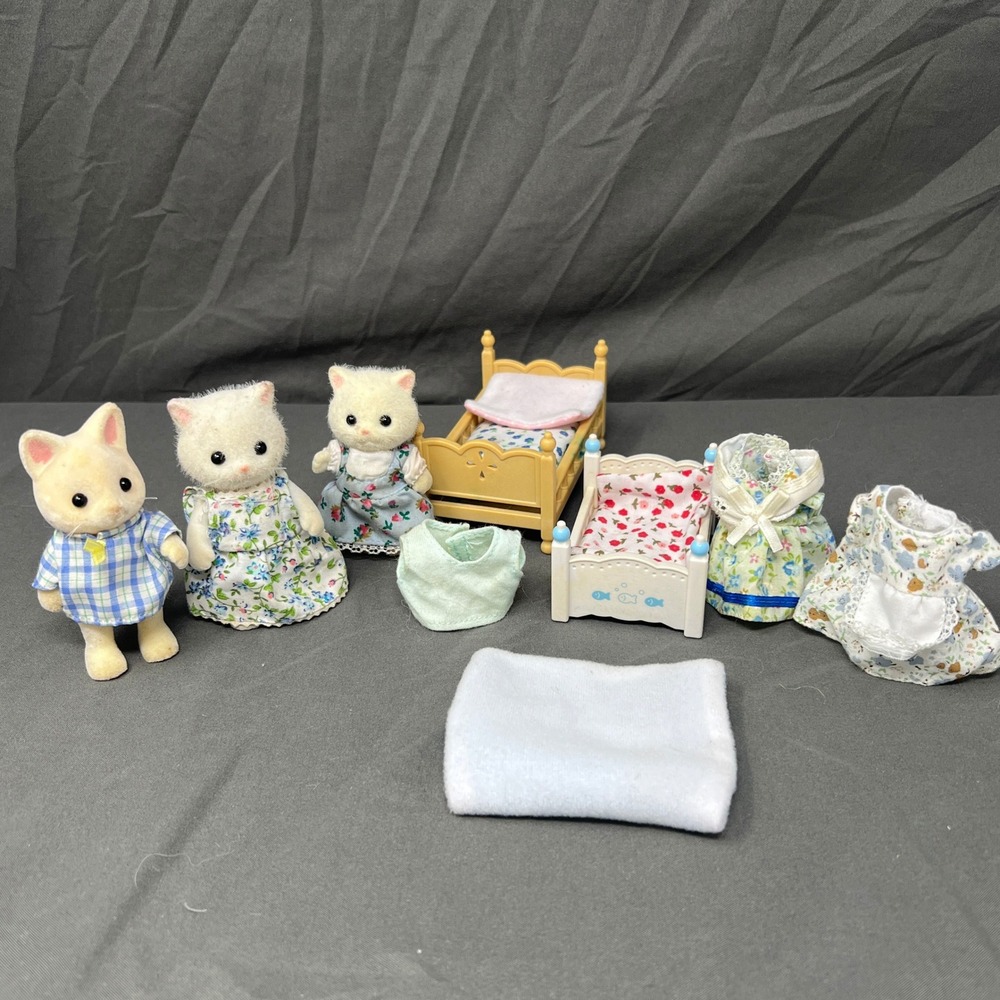 Calico Critters Cat Sylvanian Family Lot Ballerina White Cat Beds Outfits